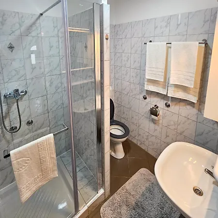 P&j Apartament *