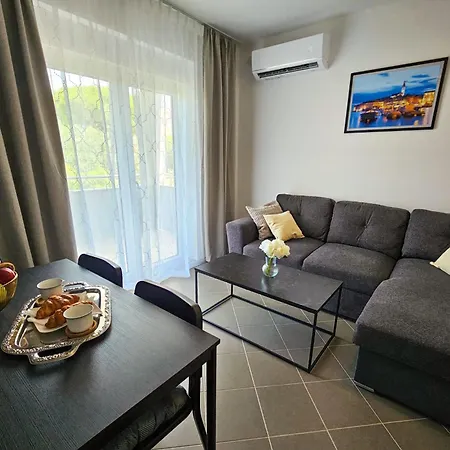 P&j Apartment Medulin