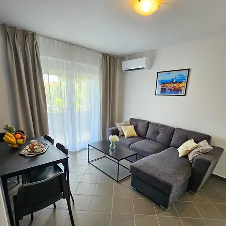 Apartment P&j