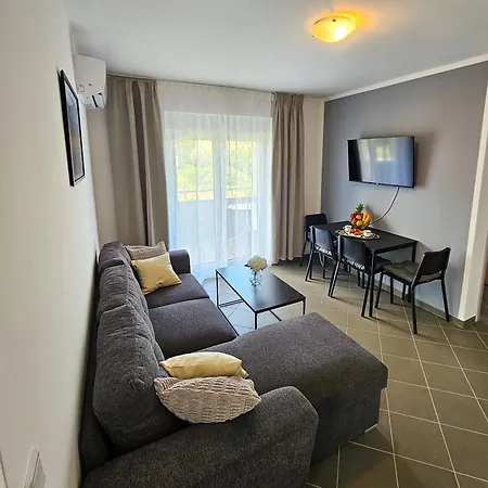P&j Apartament